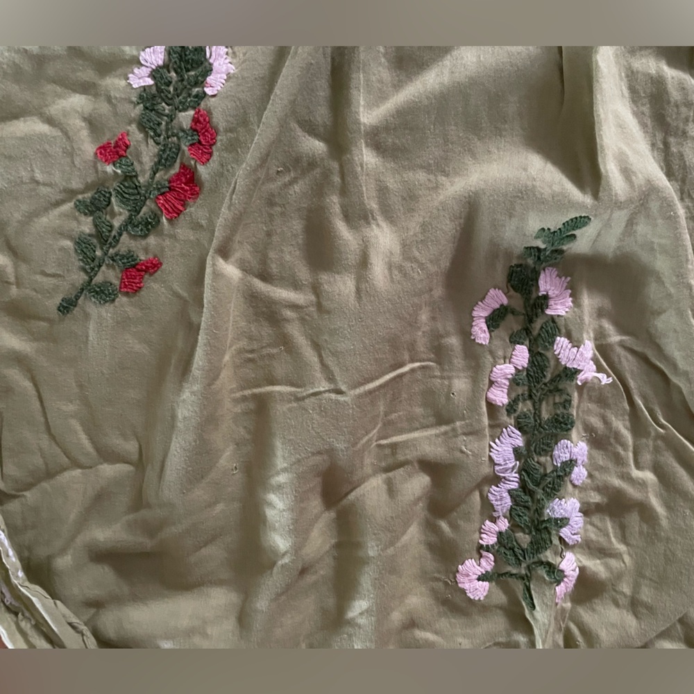 Embroidered top - Picture 4 of 4